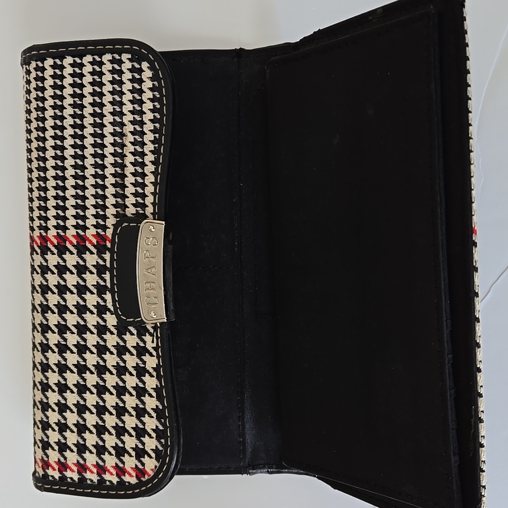Chaps Houndstooth Wallet Medium Size - image 5
